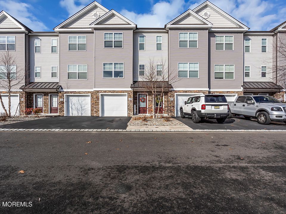 1st image of 19 Berkeley Crossings Way #319