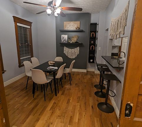 5th image of 229 Collins Ave #1