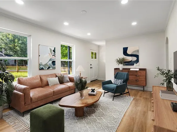 2146 Pinehurst Dr, East Pt, GA 30344