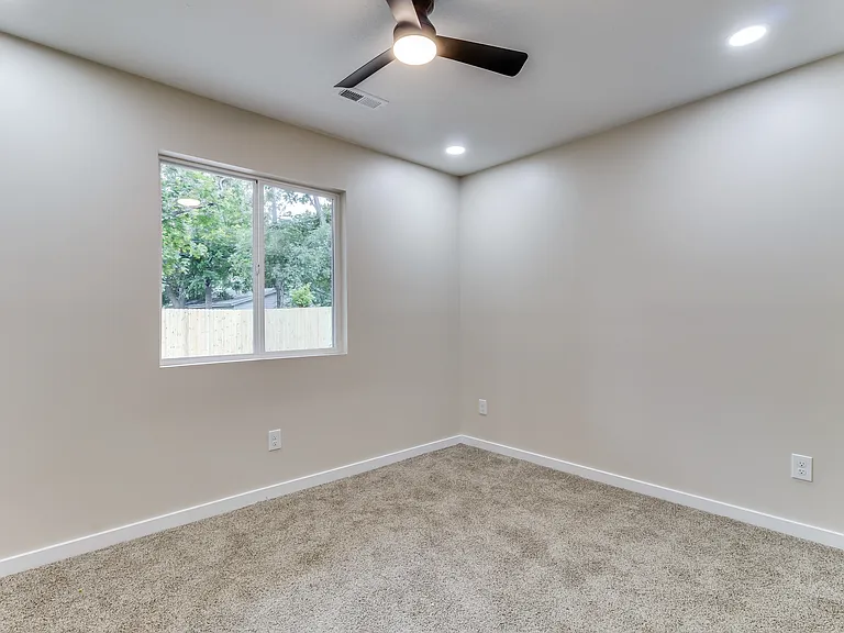 437 N Grove St #439 — Photo 15