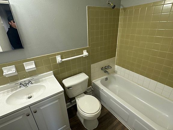 4th image of 3402-3404 Barbwood Dr