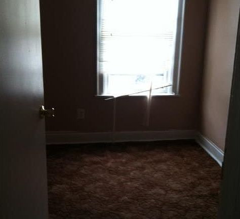 2nd image of 32 Zelmer St