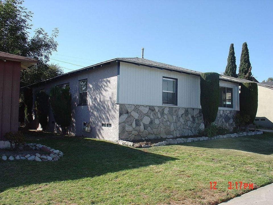 2nd image of 11213 S Denker Ave