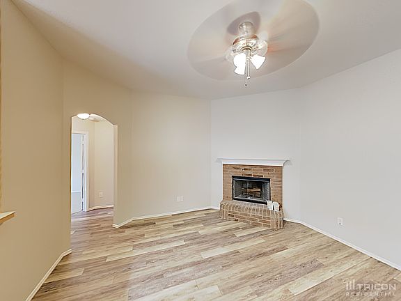 3rd image of 1521 Sams Cir