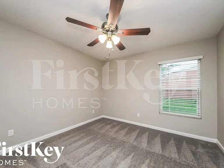 797 SW Hillsboro Cir — Photo 12