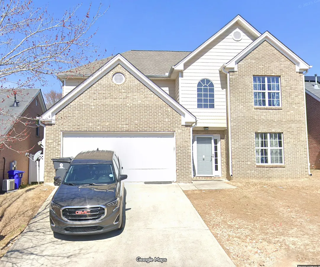 4 bed, 2192 sqft, $2,000 — Photo 1