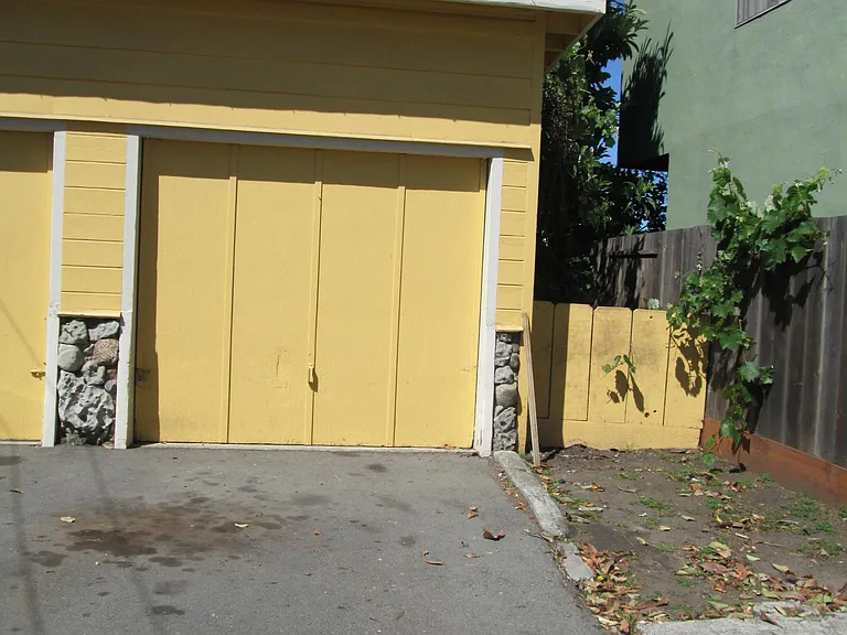 811 1/2 Riverside Ave — Photo 2