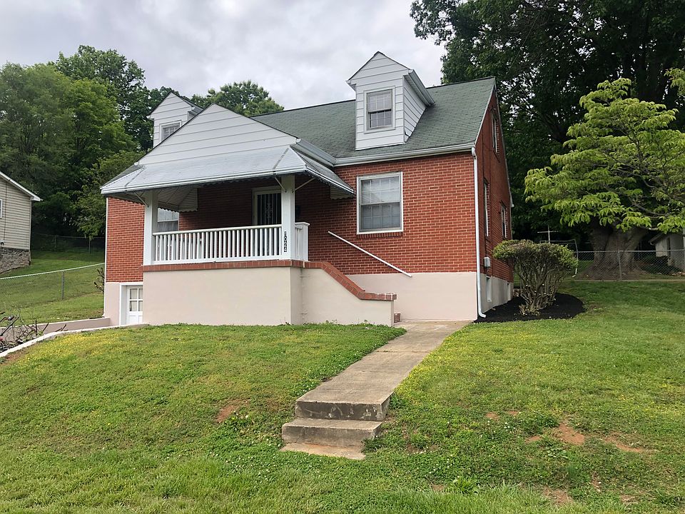 1024 House front