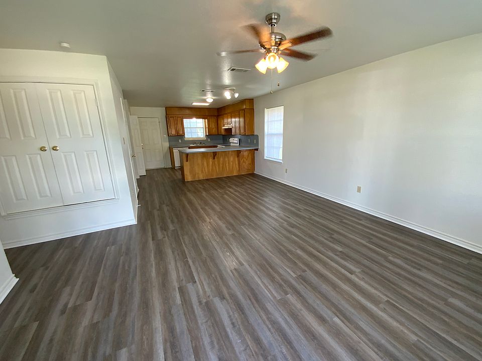 1st image of 103 Valley Cir APT A