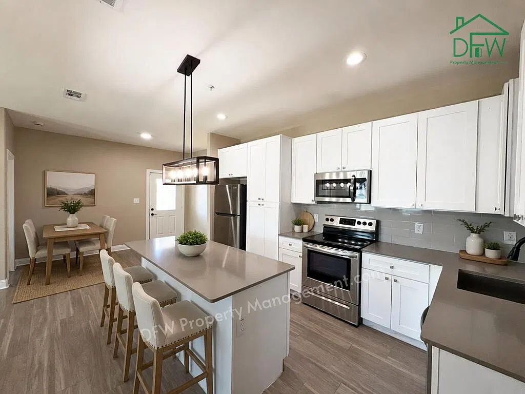 4 bed, 3.0 bath, 1965 sqft, $2,295 — Photo 4