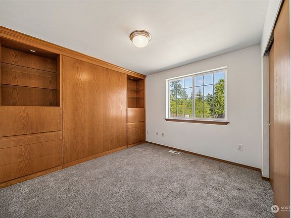 3rd image of 6208 121st Street E