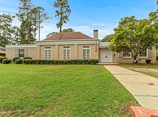 2743 Millbrook Rd, Fayetteville, NC 28303