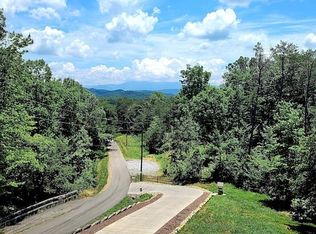 1607 Ridgecrest Dr, Sevierville, TN 37876