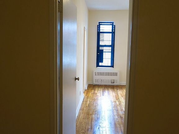3rd image of 317 E 90th St APT 4B