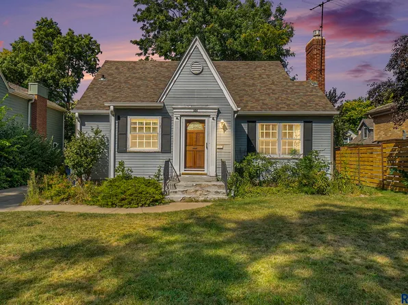 236 E 30th St, Sioux Falls, SD 57105