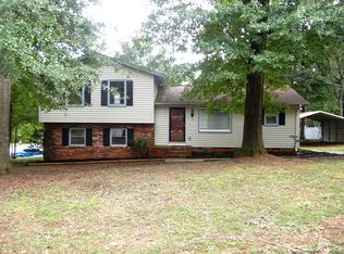 12 Chuckwood Ct, Simpsonville, SC 29680