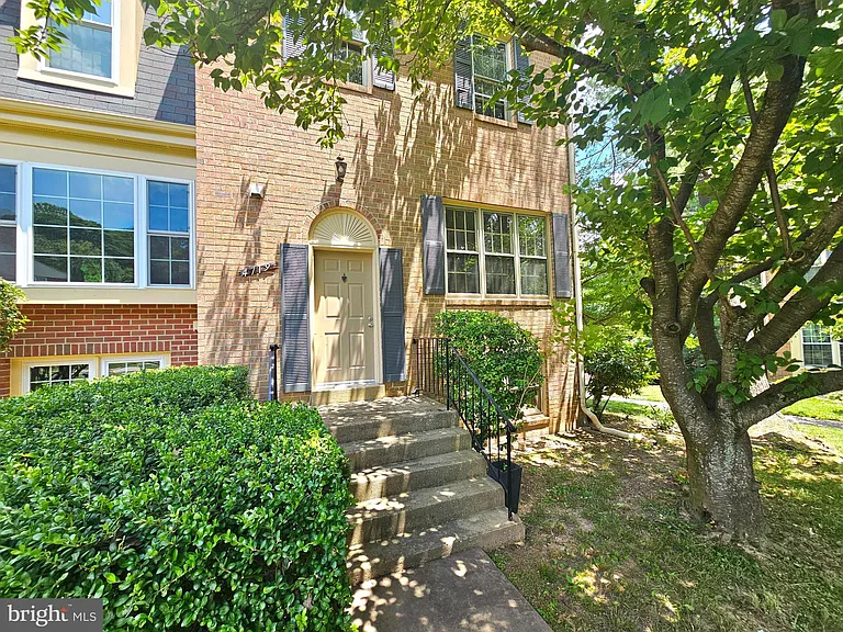 4719 Gainsborough Dr — Photo 1