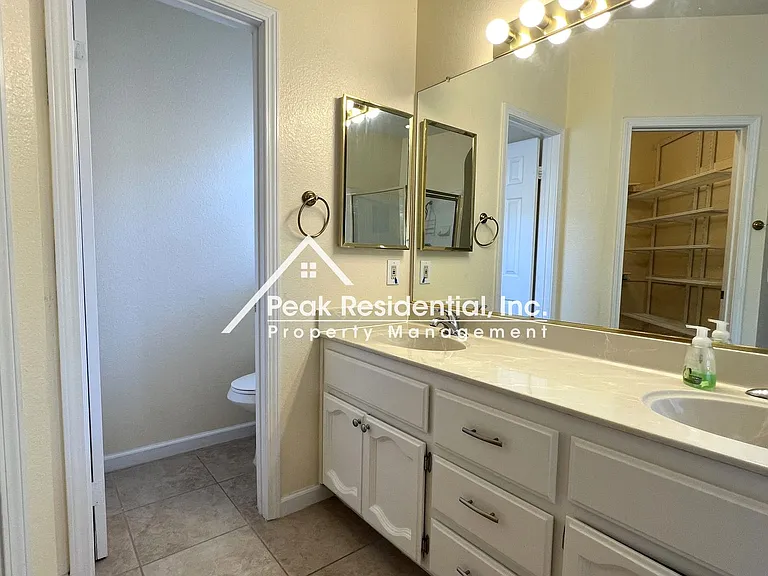 402 Harlow Ct — Photo 26