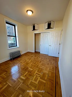 Rented by Metro Park Realty Inc | media 8