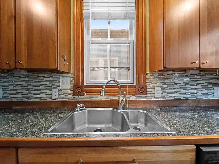 335 W 2nd Ave — Photo 14