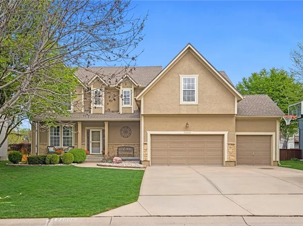 24006 W 80th Pl, Lenexa, KS 66227