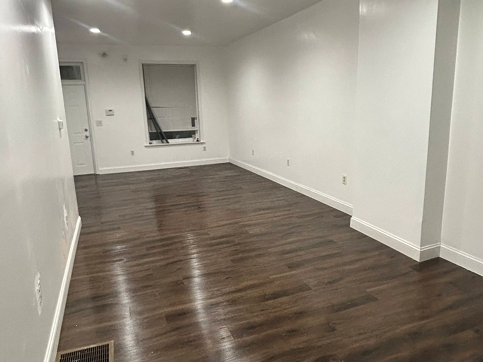4 bed, 1.5 bath, 2264 sqft, $1,700 — Photo 1