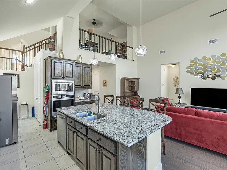 5520 Palisades Dr — Photo 8