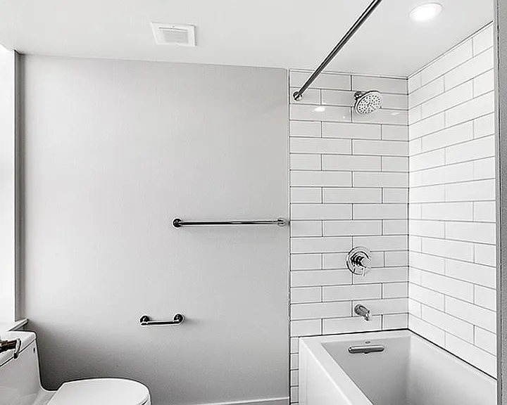 423 Terry Apartment — Photo 32