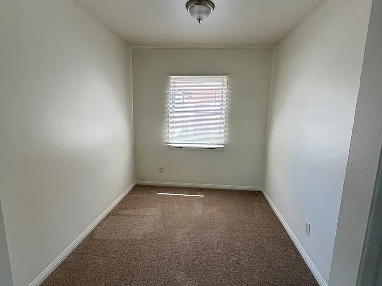 12251 Michigan St — Photo 9
