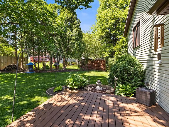 4th image of 1036 Villa Cir