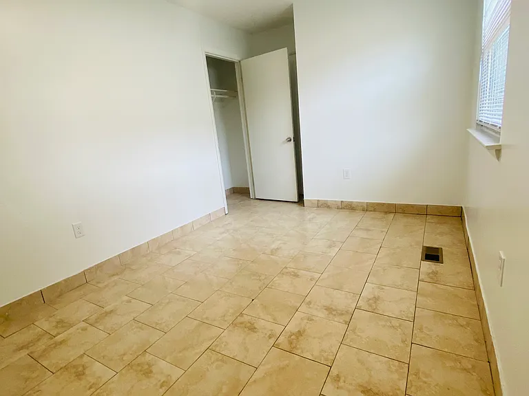 4694 Wendler Blvd — Photo 12