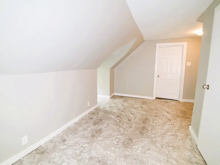 10514 Mount Auburn Ave #2 — Photo 3