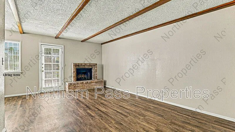 2 bed, 2.0 bath, 1058 sqft, $1,295 — Photo 3