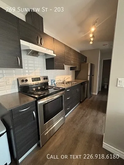 2 bed, 1.0 bath, $1,900 — Photo 2