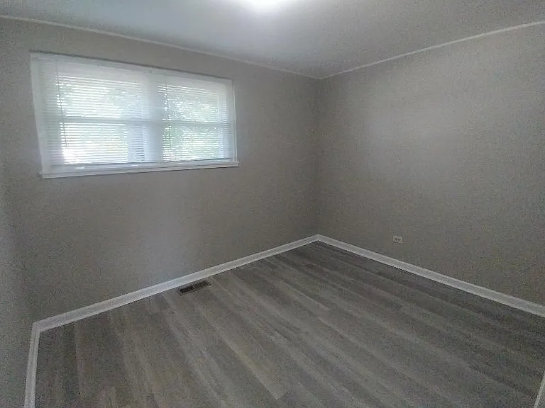 107 W Gettysburg Ave — Photo 11