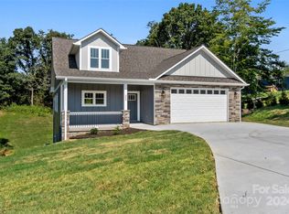 303 Walnut Ridge Ln, Weaverville, NC 28787