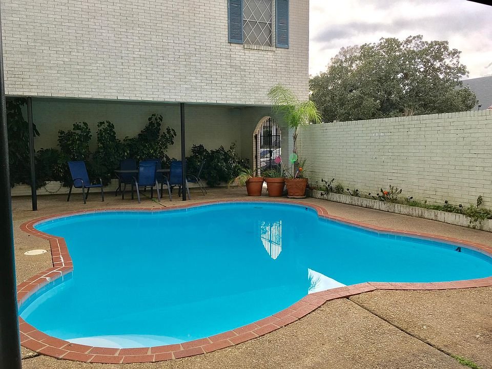 2nd image of 2134 Metairie Rd APT 215