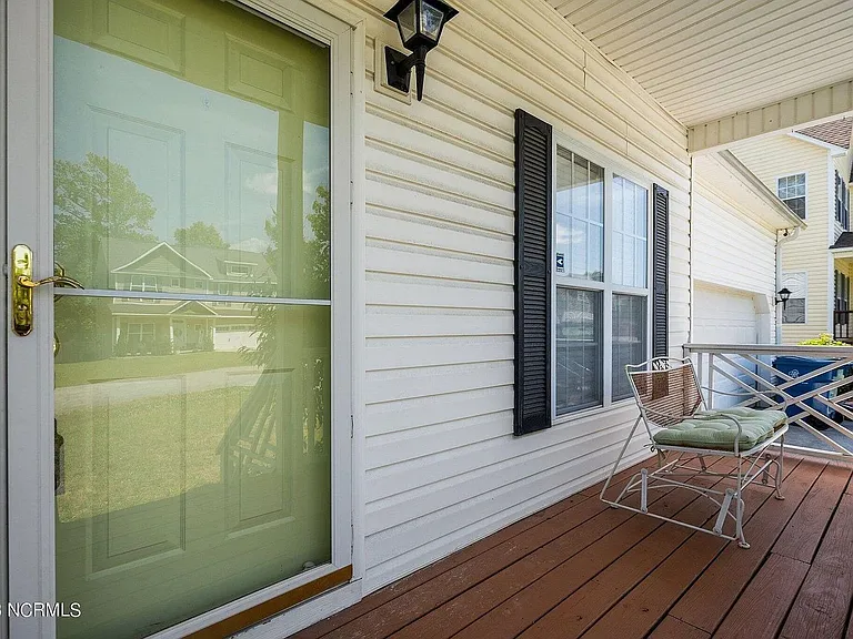 1010 Meridian Dr — Photo 3