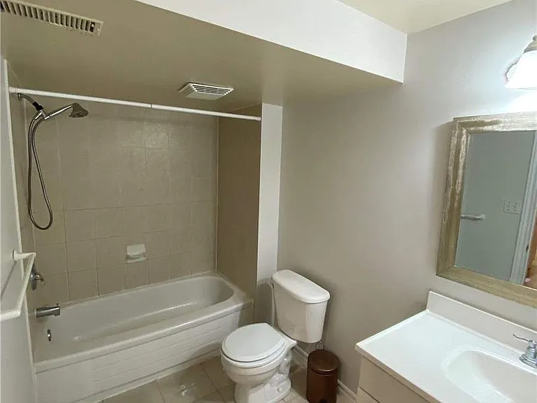 36 Eleanor Cir #LOWER — Photo 9