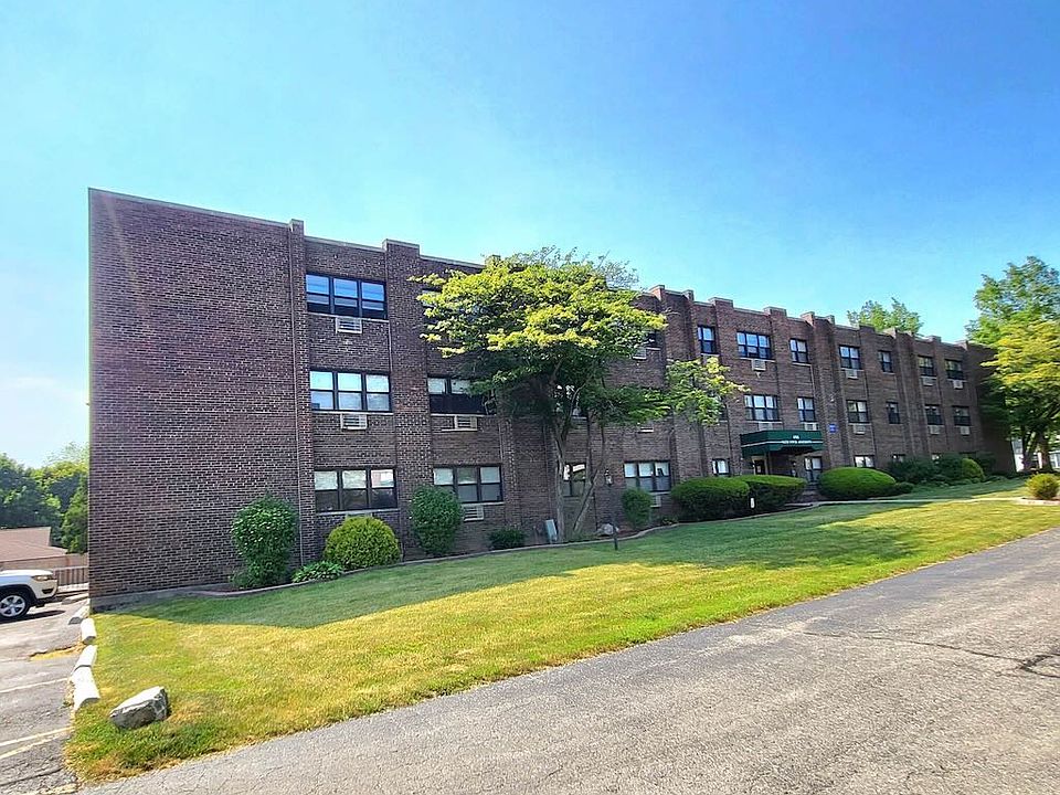 1st image of 696-96 Elm Pl #13