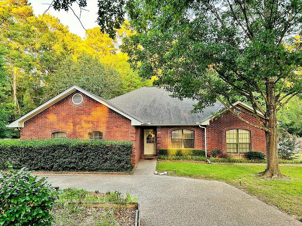1st image of 202 Paint Brush Cir