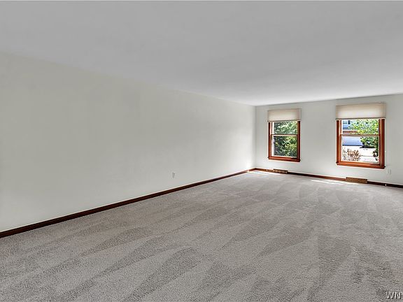 5th image of 74 Heritage Rd W