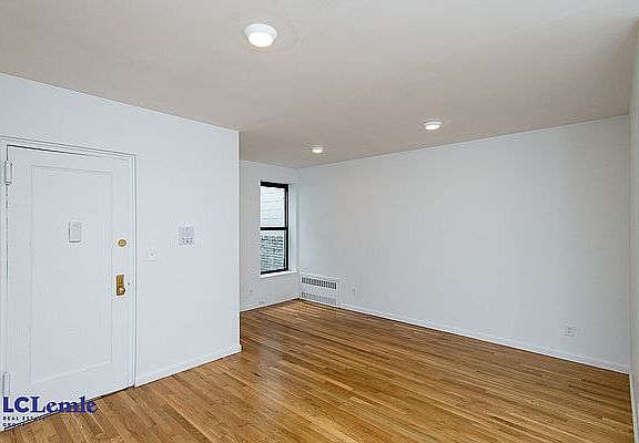 4th image of 1371 1st Ave #5C