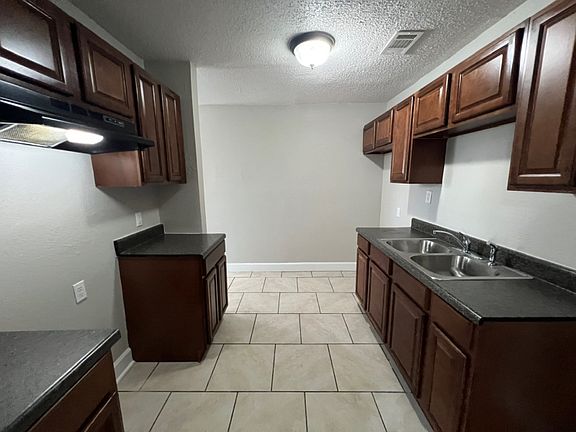 3rd image of 2990 Lounette St