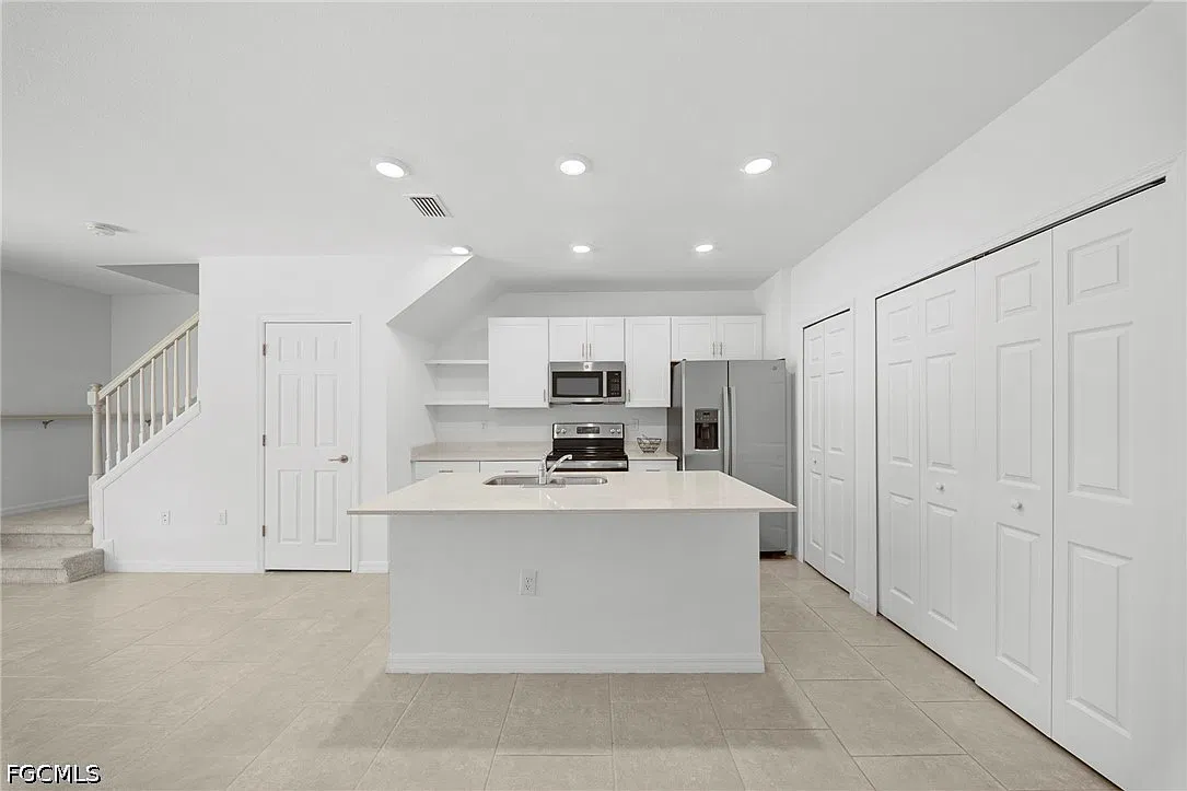 3 bed, 2.5 bath, 1378 sqft, $1,695 — Photo 4