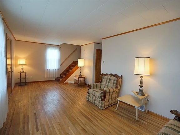 5th image of 126 Sawyer Ave