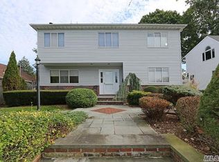 11 Whitman Ave, Syosset, NY 11791