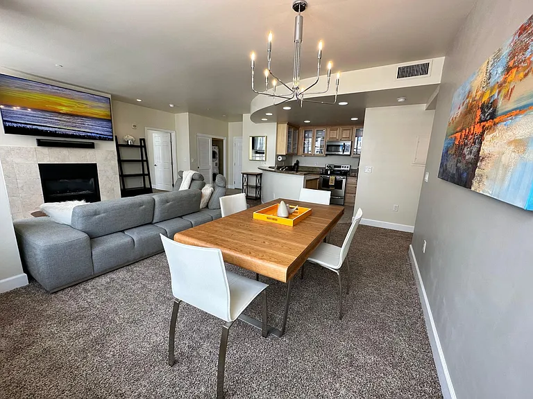450 N Arlington Ave #1201 — Photo 10