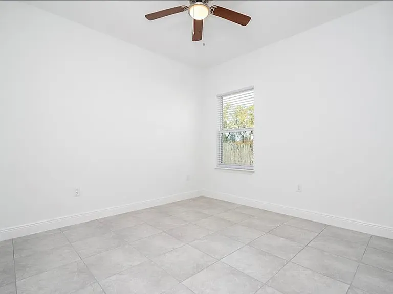 16919 SW 37th Terrace Rd — Photo 43