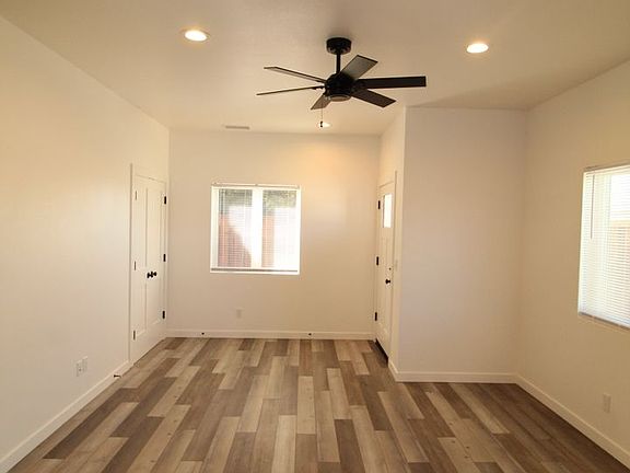 4th image of 66 College Dr #72